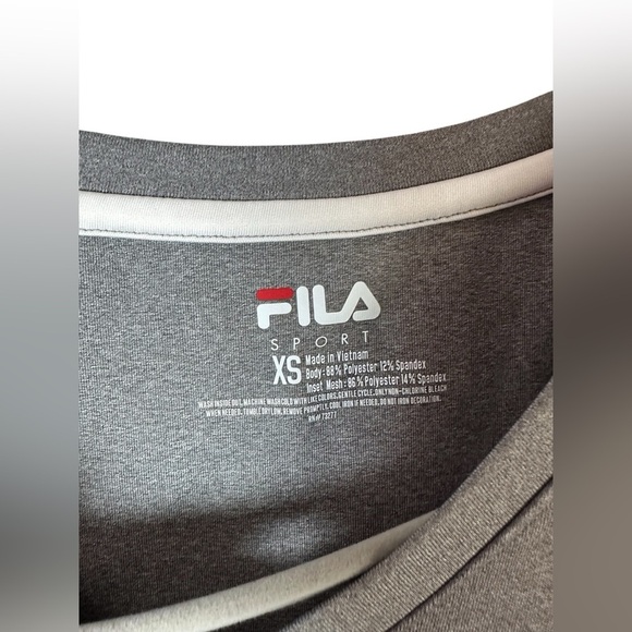 FILA Sport Women’s V-Neck Athletic Top Gray Size XS Short Sleeve Performance Tee - Picture 3 of 4